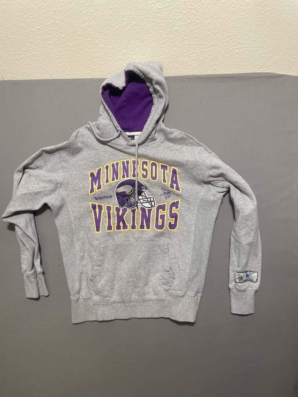 NFL Team Apparel Minnesota Vikings Gray Pullover Hoodie Size S